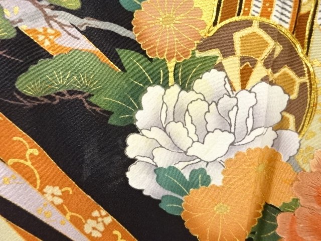  御所車に牡丹・鶴模様刺繍留袖（比翼付き）